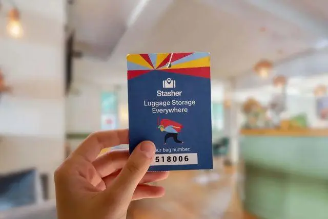 שמירת חפצים בקרקוב - אחסון תיקים ומזוודות credit to getyourguide.com