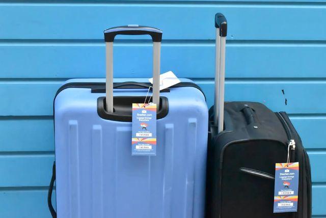 שמירת חפצים בקרקוב - אחסון תיקים ומזוודות credit to getyourguide.com