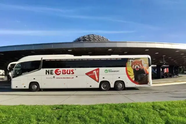 שאטל אוטובוס משדה התעופה של קרקוב עד לתחנת האוטובוסים המרכזית בקרקוב credit to tiqets.com