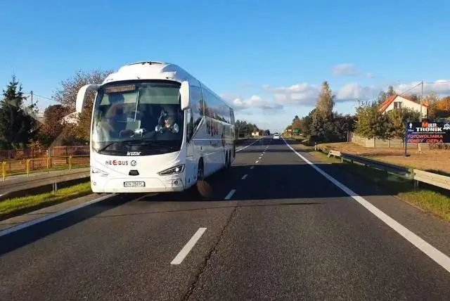 שאטל אוטובוס משדה התעופה של קרקוב עד לתחנת האוטובוסים המרכזית בקרקוב credit to tiqets.com