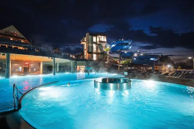 Chochołowskie Termy - מרחצאות חוחולובסקי הכי גדולים בפולין ליד קרקוב (כרטיסי כניסה כולל הסעות) credit to tiqets.com