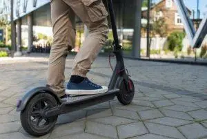 קרקוב על גלגלים: סיור קורקינט חשמלי בקרקוב עם מדריך