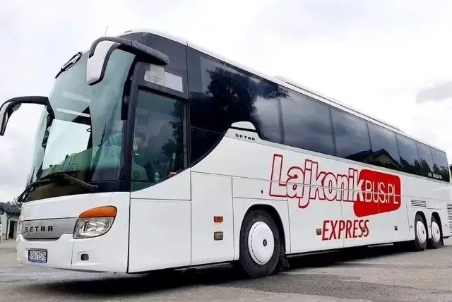 אוטובוס שאטל (כרטיס לכיוון אחד) לאושוויץ (הלוך או חזור לבחירתכם) credit to tiqets.com