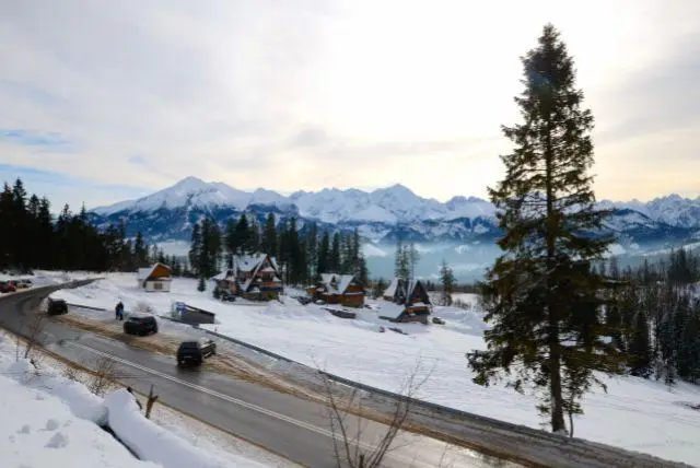 האם שווה להשכיר רכב בקרקוב כדי להגיע לזאקופנה?