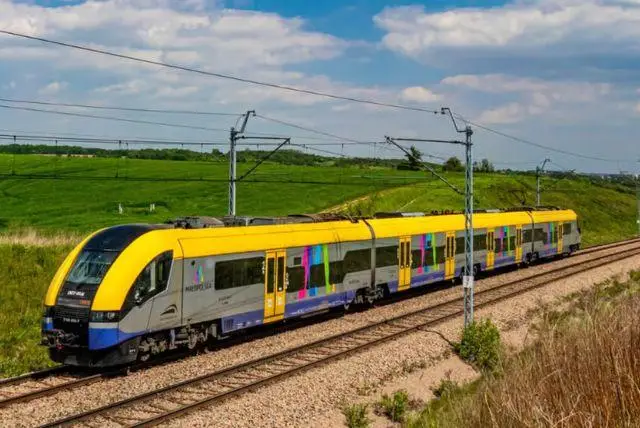 כרטיסים לרכבת מתחנת הרכבת המרכזית בקרקוב לשדה התעופה credit to tiqets.com