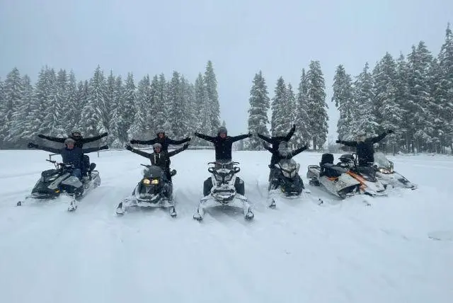 טיול אופנועי שלג בלילה בטבע של זאקופנה (יציאה מקרקוב) credit to getyourguide.com