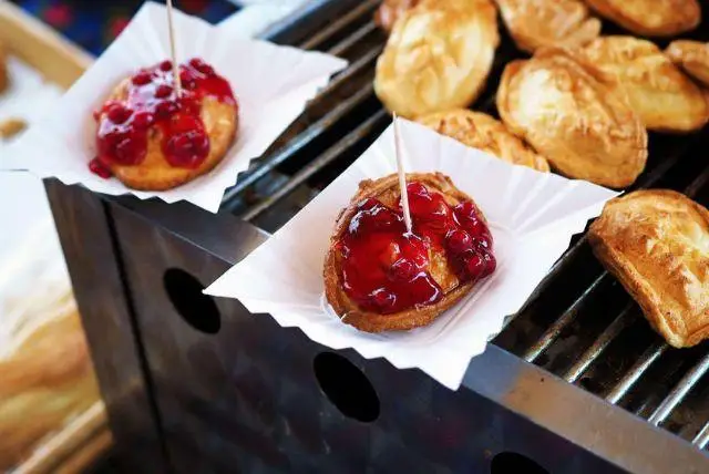 מוזיאון "הבית להכנת גבינה מעושנת בסגנון פולני" בזאקופנה - Muzeum Oscypka credit to getyourguide.com