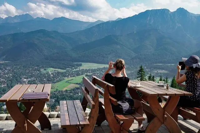 רכבל זאקופנה - Kasprowy Wierch Cable Car credit to getyourguide.com