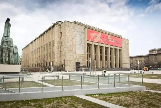 קרקוב פאס - כרטיס התיירים להנחות ומבצעים למעל 35 אתרי תיירות, אטרקציות ומוזיאונים credit to getyourguide.com