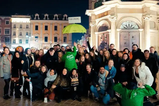 פאב קרול קרקוב - סיור סבב בארים, פאבים ומועדונים credit to getyourguide.com