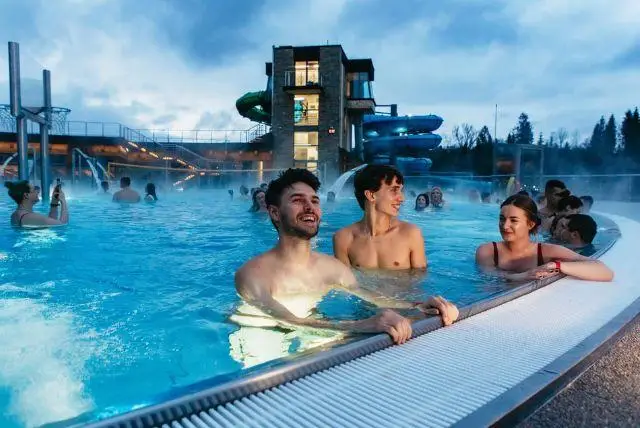 אוטובוסים מקרקוב לזקפונה credit to getyourguide.com