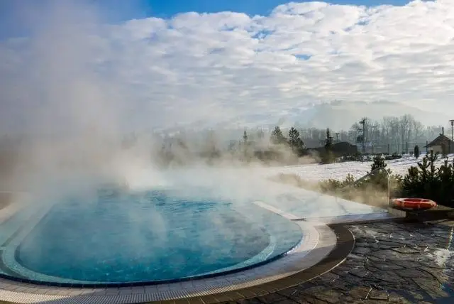 איזה ספא עדיף טרמה באניה או טרמה חוחולוסקי? credit to getyourguide.com