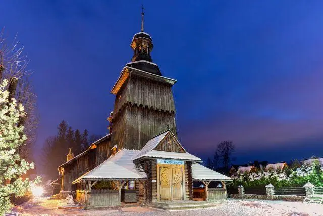 כנסייה קטולית עתיקה ומיוחדת בזאקופנה - Our Lady of Częstochowa and Saint Clemens church