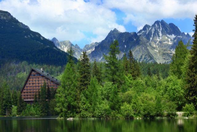 מזאקופנה אל Bachledka Treetop Walk ואגם Štrbské Pleso בסלובקיה