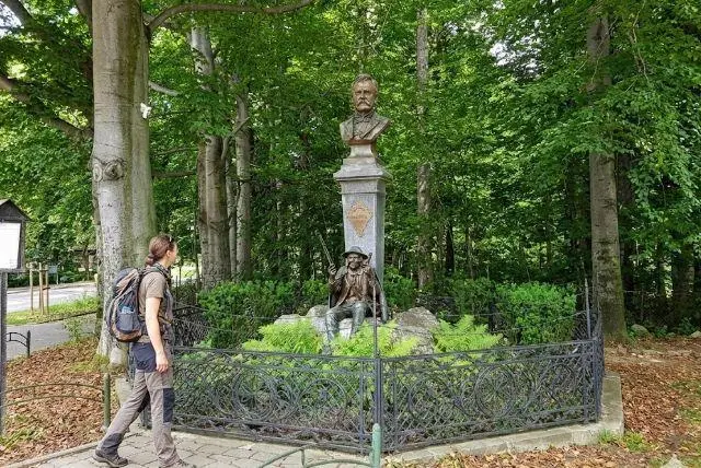 פסל שאסור לפספס בזאקופנה - Pomnik Chałubińskiego i Sabały