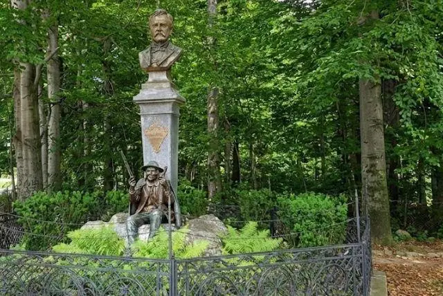 פסל שאסור לפספס בזאקופנה - Pomnik Chałubińskiego i Sabały