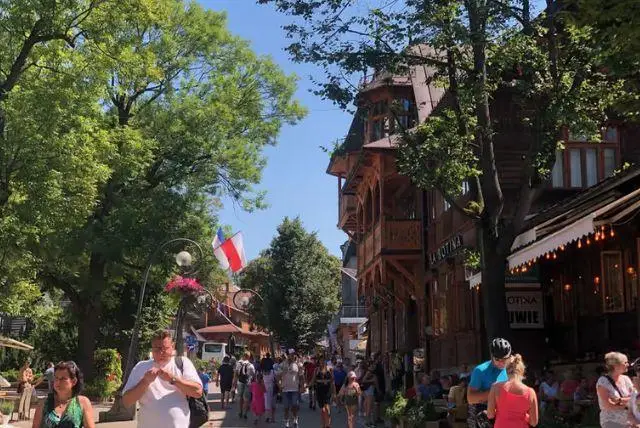 סיור בעקבות המורשת היהודית של זאקופנה credit to getyourguide.com