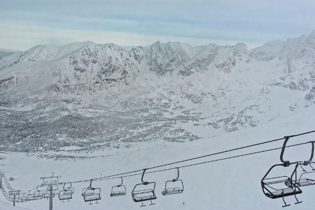 רכבל פתוח - רכבל הכסאות Butorowy Wierch בזאקופנה