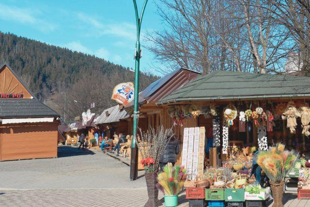 שוק איכרים בזאקופנה - Targowisko pod Gubałówką