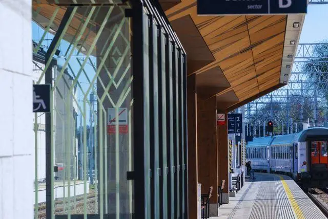 תחנת רכבת זקופנה