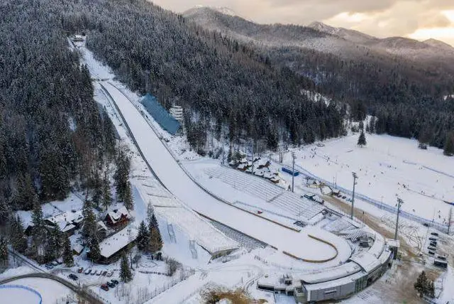 The Great Krokiew - אצטדיון לקפיצות סקי בזאקופנה credit to getyourguide.com