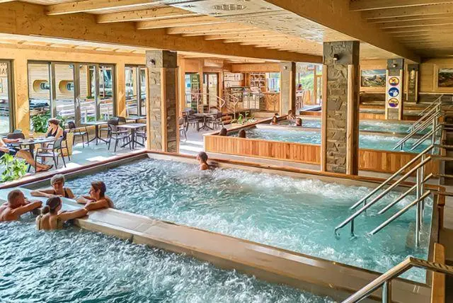 מרחצאות תרמיים זאקופאנה (Zakopane Thermal Baths) - המדריך למטיילים credit to headout.com