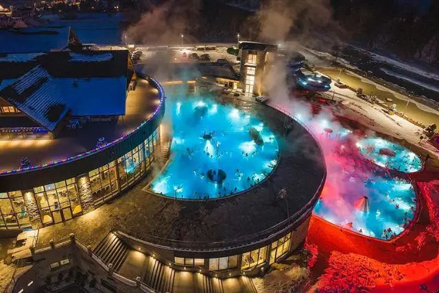 מרחצאות תרמיים זאקופאנה (Zakopane Thermal Baths) - המדריך למטיילים credit to headout.com